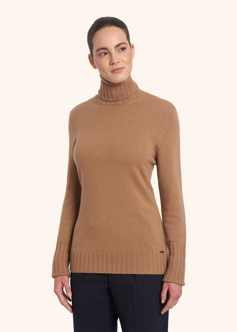 Kiton camel sweater for woman, in cashmere 2