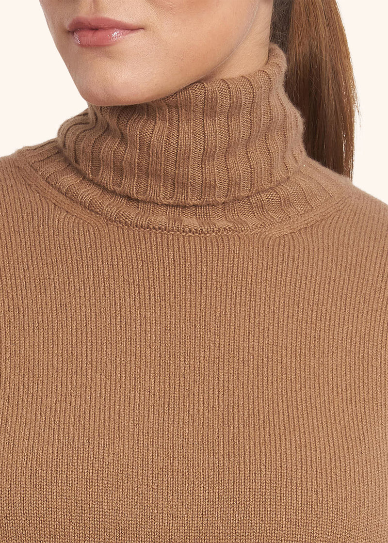 Kiton camel sweater for woman, in cashmere 4